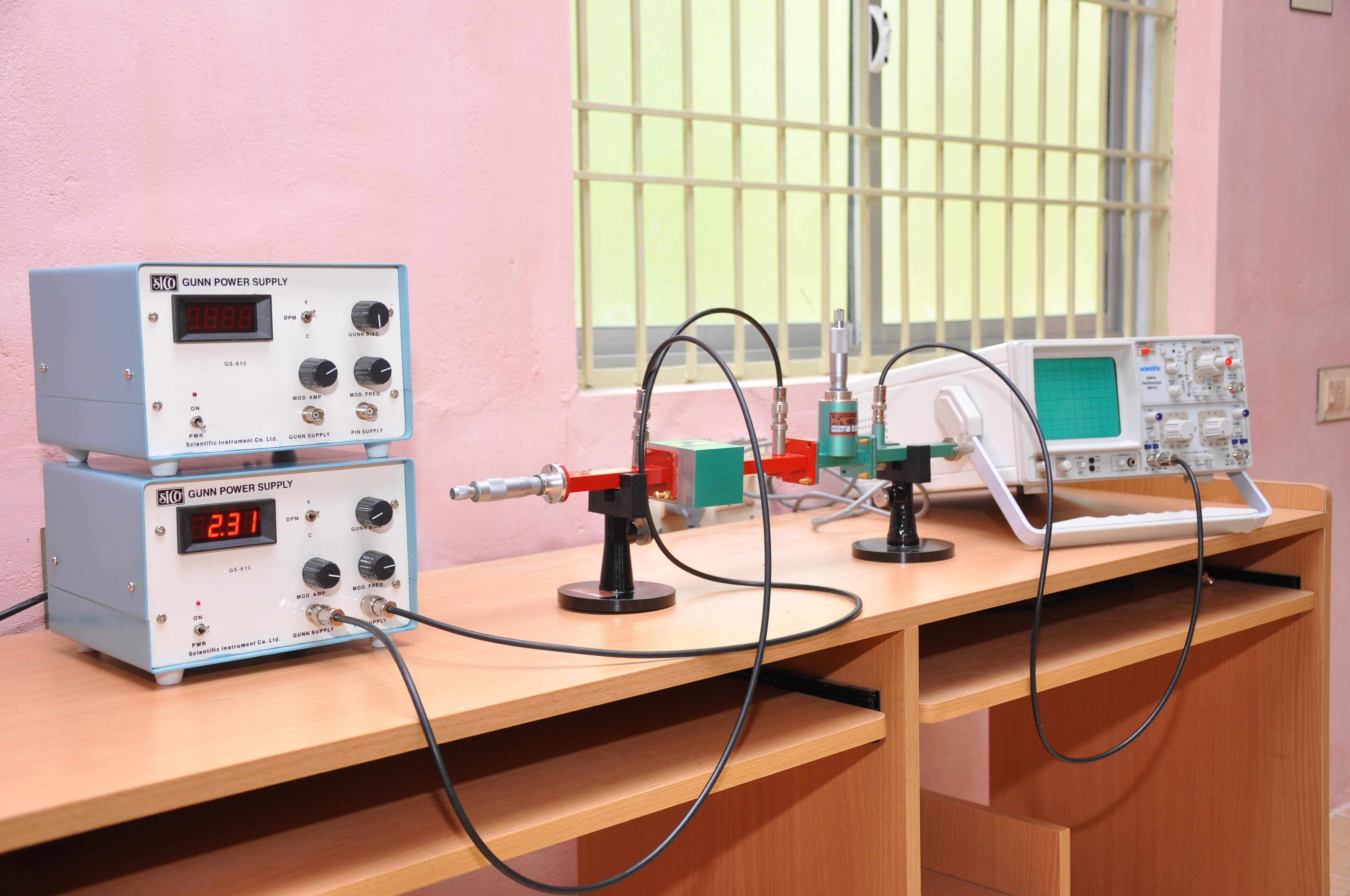 Electronic Circuits Laboratory
